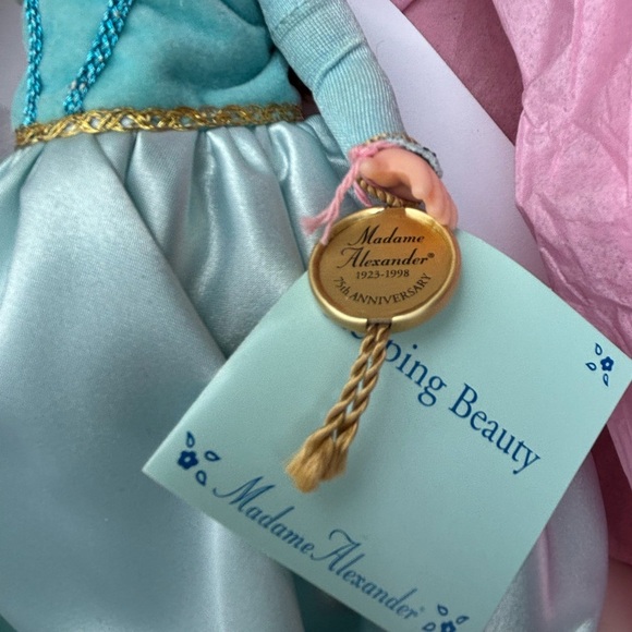 Madame Alexander Sleeping Beauty doll in box - Picture 3 of 6